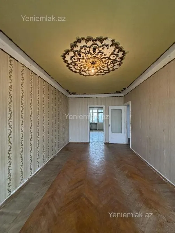 Satılır 3 otaqlı köhnə tikili 90 m²