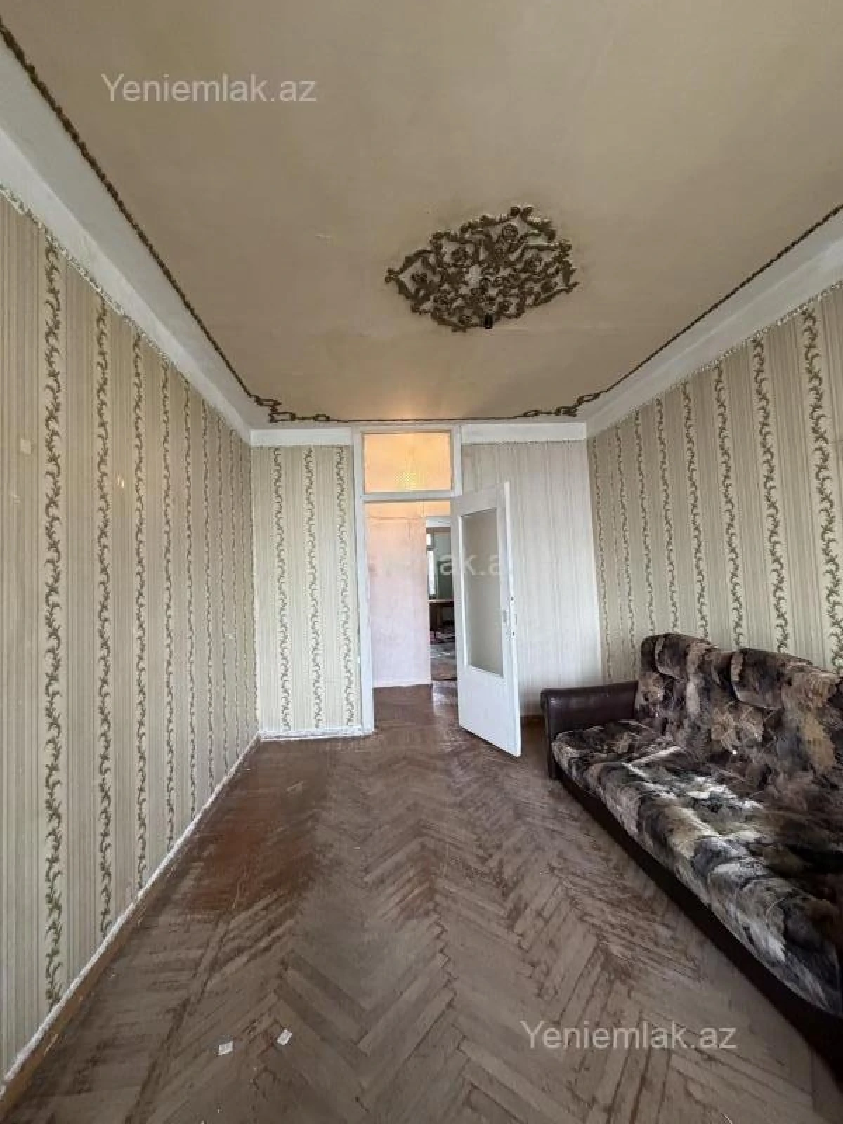 Satılır 3 otaqlı köhnə tikili 90 m²