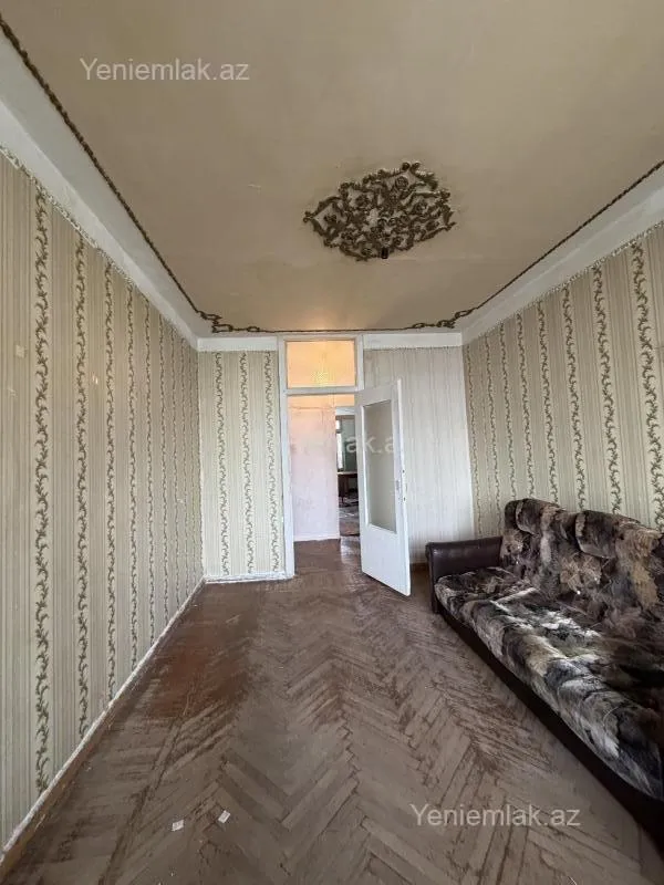 Satılır 3 otaqlı köhnə tikili 90 m²