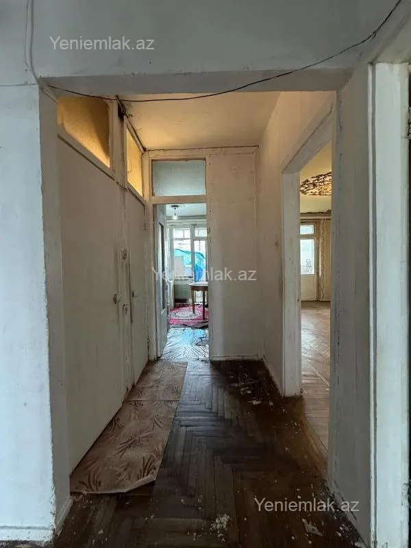 Satılır 3 otaqlı köhnə tikili 90 m²