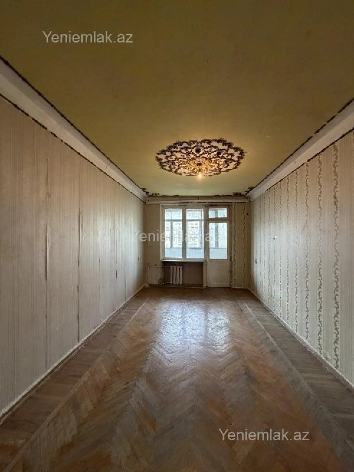 Satılır 3 otaqlı köhnə tikili 90 m²