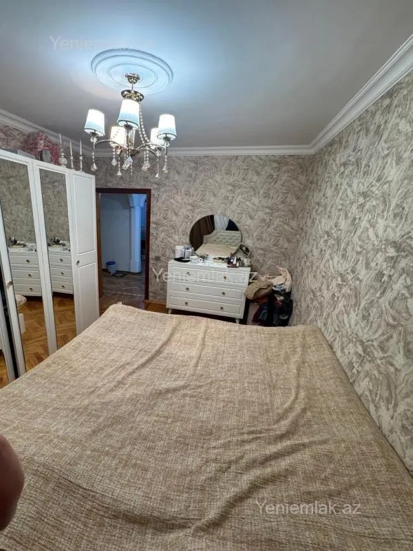 Satılır 3 otaqlı köhnə tikili 85 m²