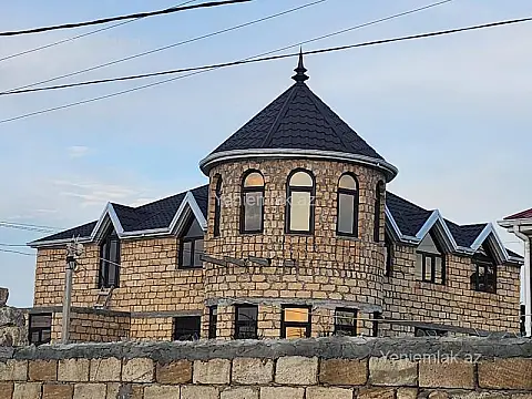 Satılır 8 otaqlı həyət evi 140 m²