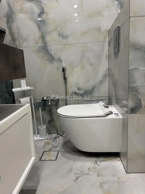 Satılır 2 otaqlı yeni tikili 60 m²