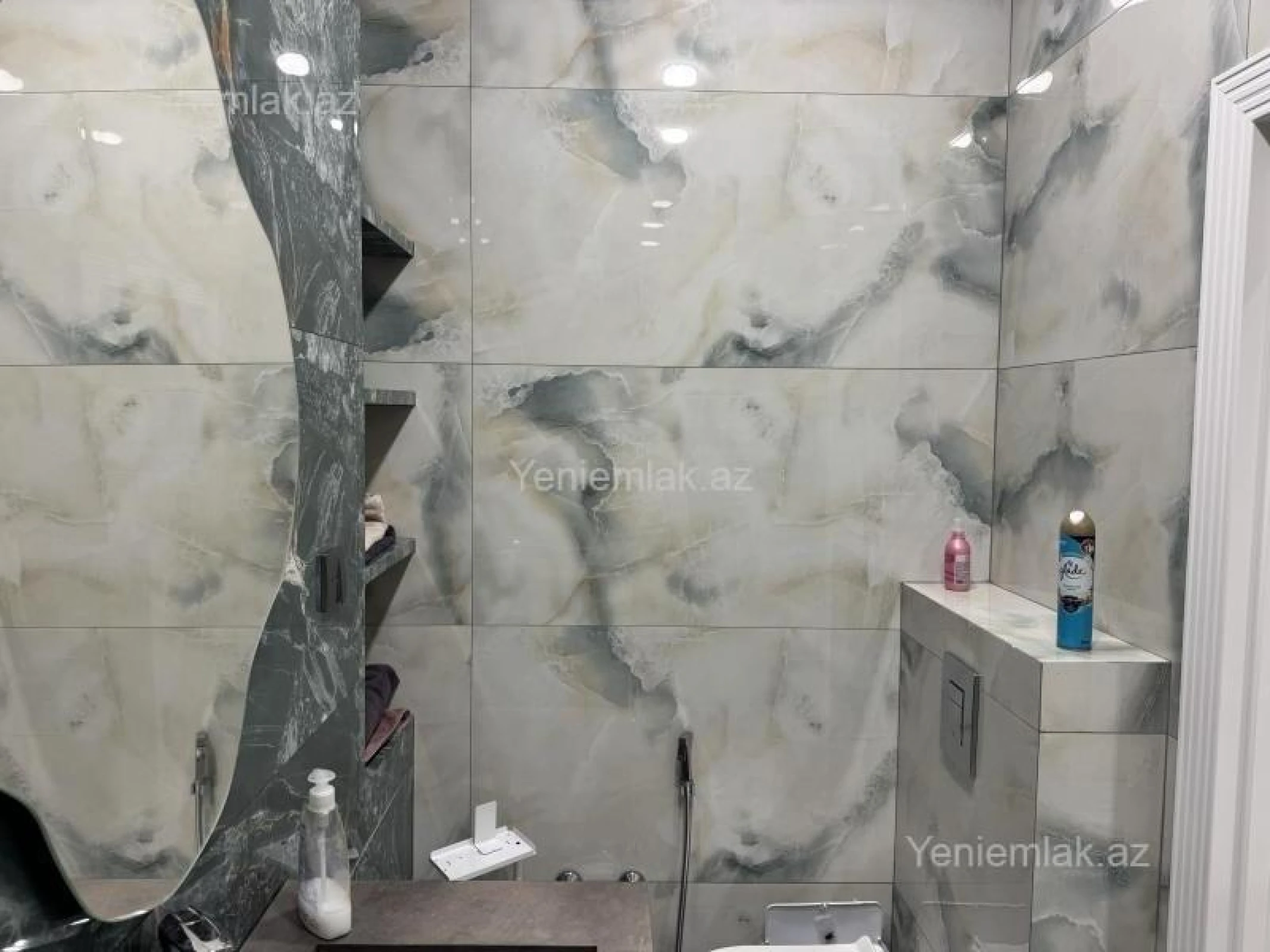 Satılır 2 otaqlı yeni tikili 60 m²