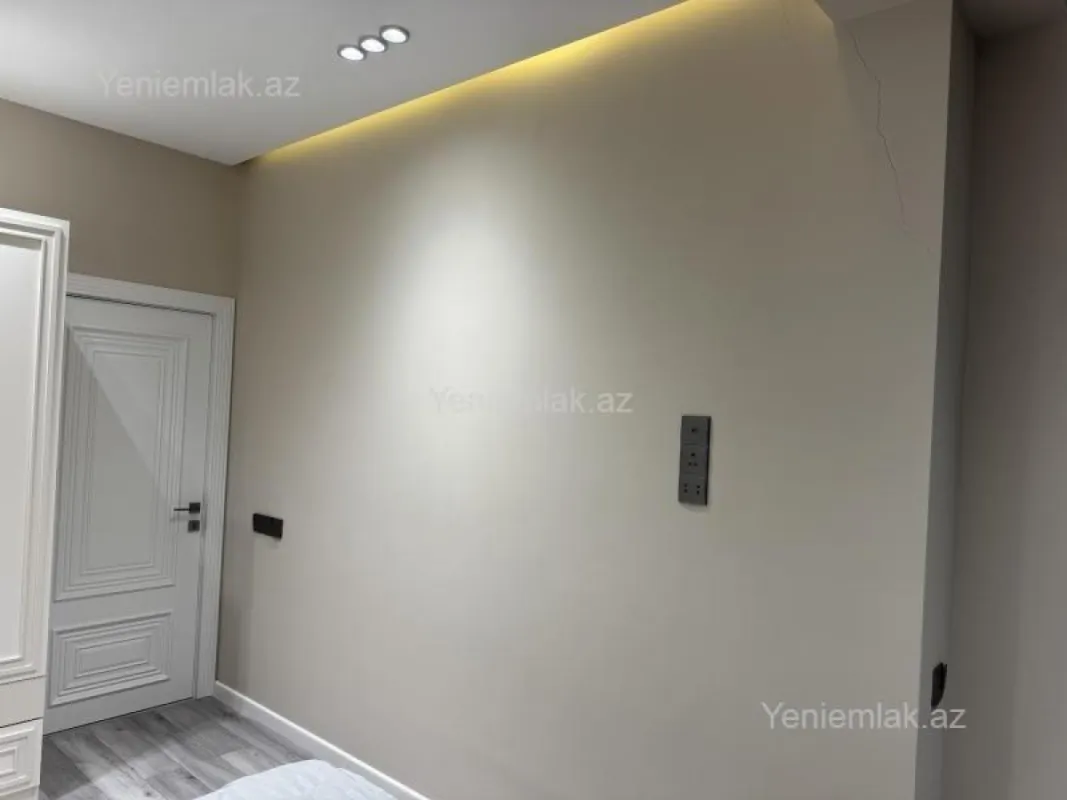 Satılır 2 otaqlı yeni tikili 60 m²