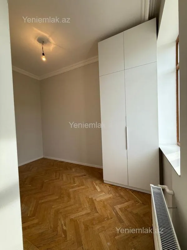 Satılır 2 otaqlı köhnə tikili 42 m²