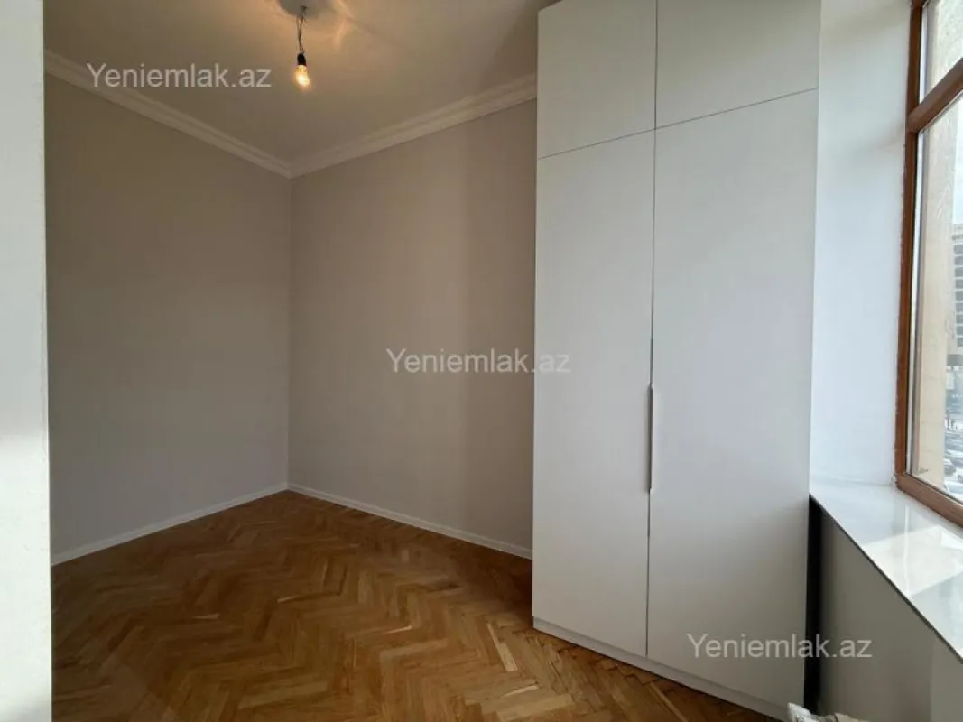 Satılır 2 otaqlı köhnə tikili 42 m²