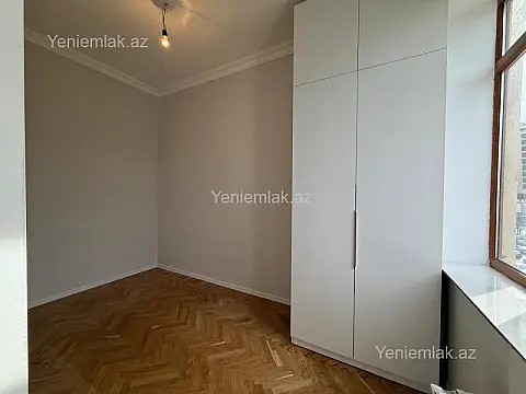 Satılır 2 otaqlı köhnə tikili 42 m²