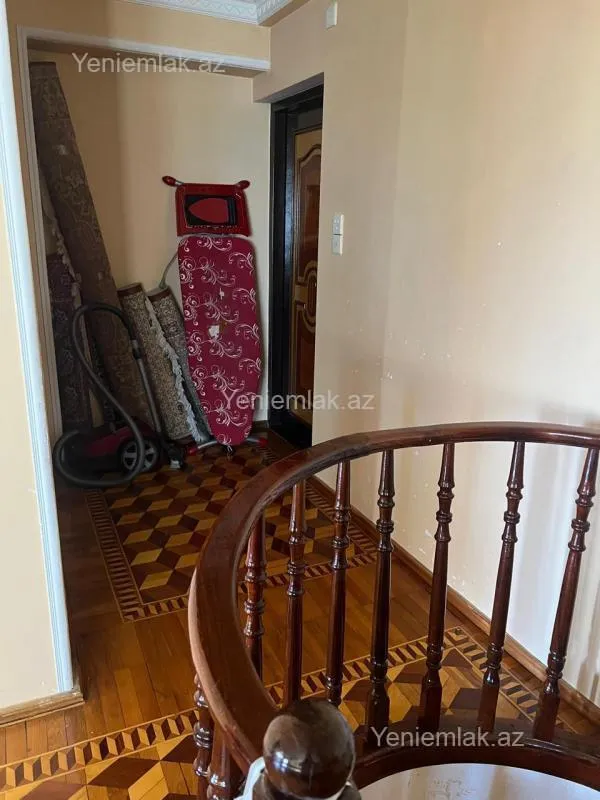 Satılır 4 otaqlı köhnə tikili 110 m²