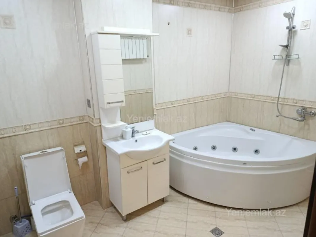 Satılır 4 otaqlı yeni tikili 163 m²