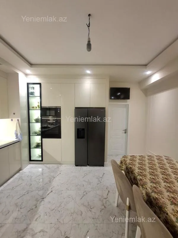 Satılır 3 otaqlı yeni tikili 140 m²