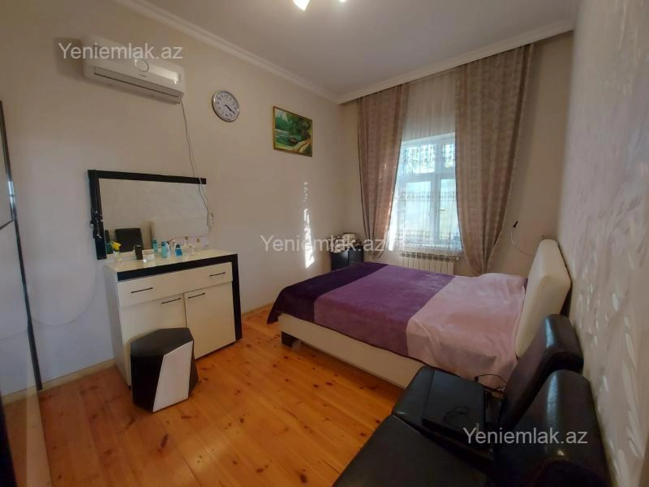 Satılır 8 otaqlı həyət evi 200 m²
