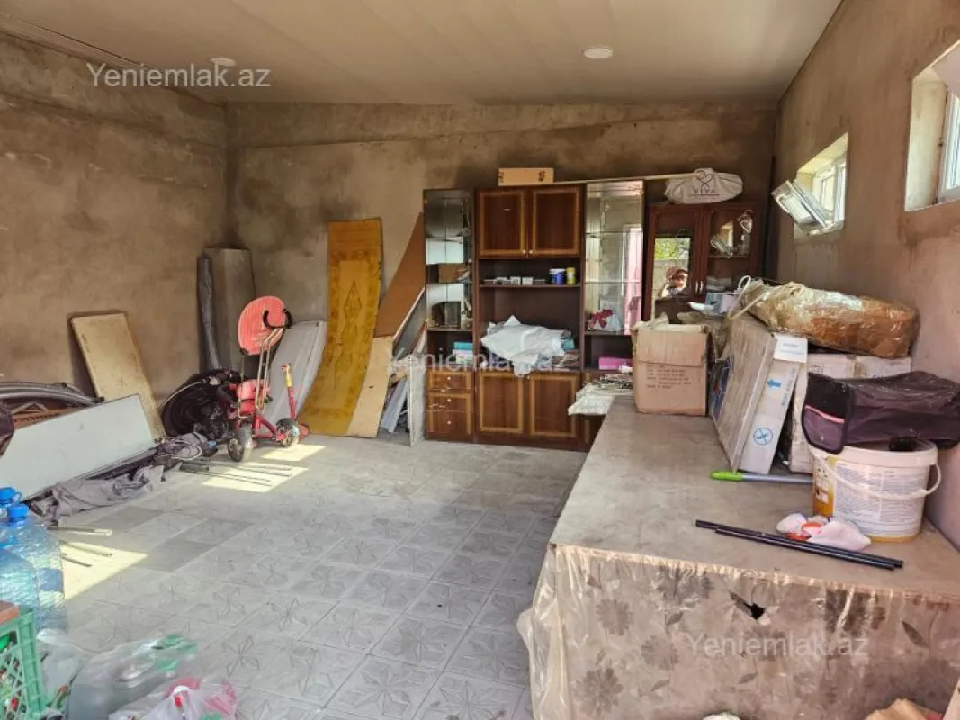 Satılır 8 otaqlı həyət evi 200 m²