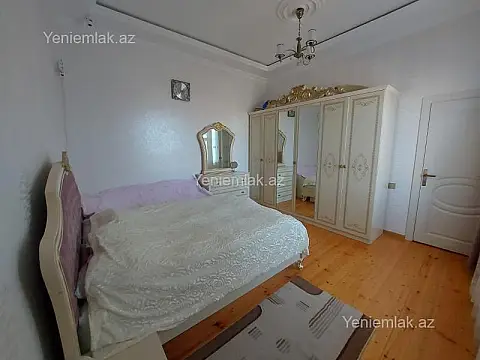 Satılır 8 otaqlı həyət evi 200 m²