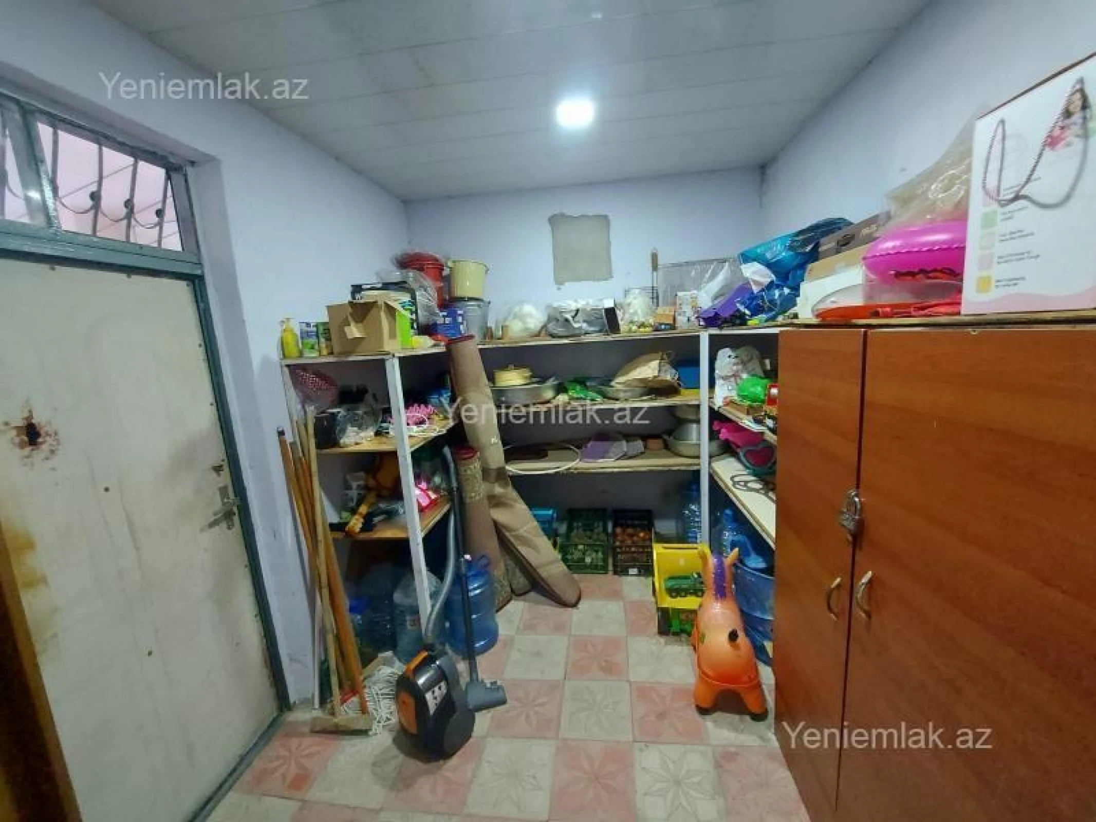 Satılır 8 otaqlı həyət evi 200 m²