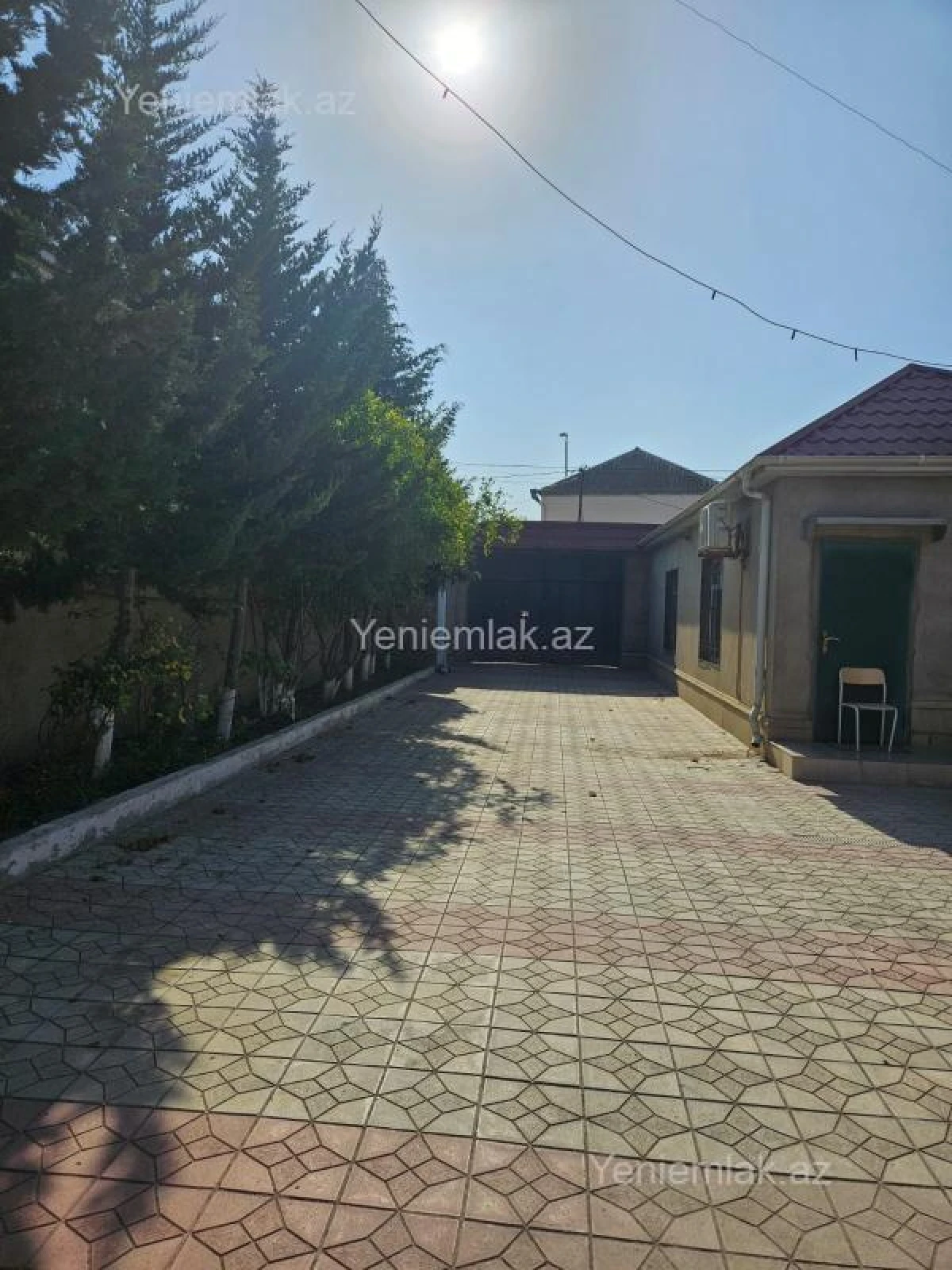 Satılır 8 otaqlı həyət evi 200 m²