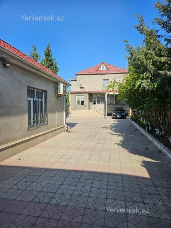 Satılır 8 otaqlı həyət evi 200 m²
