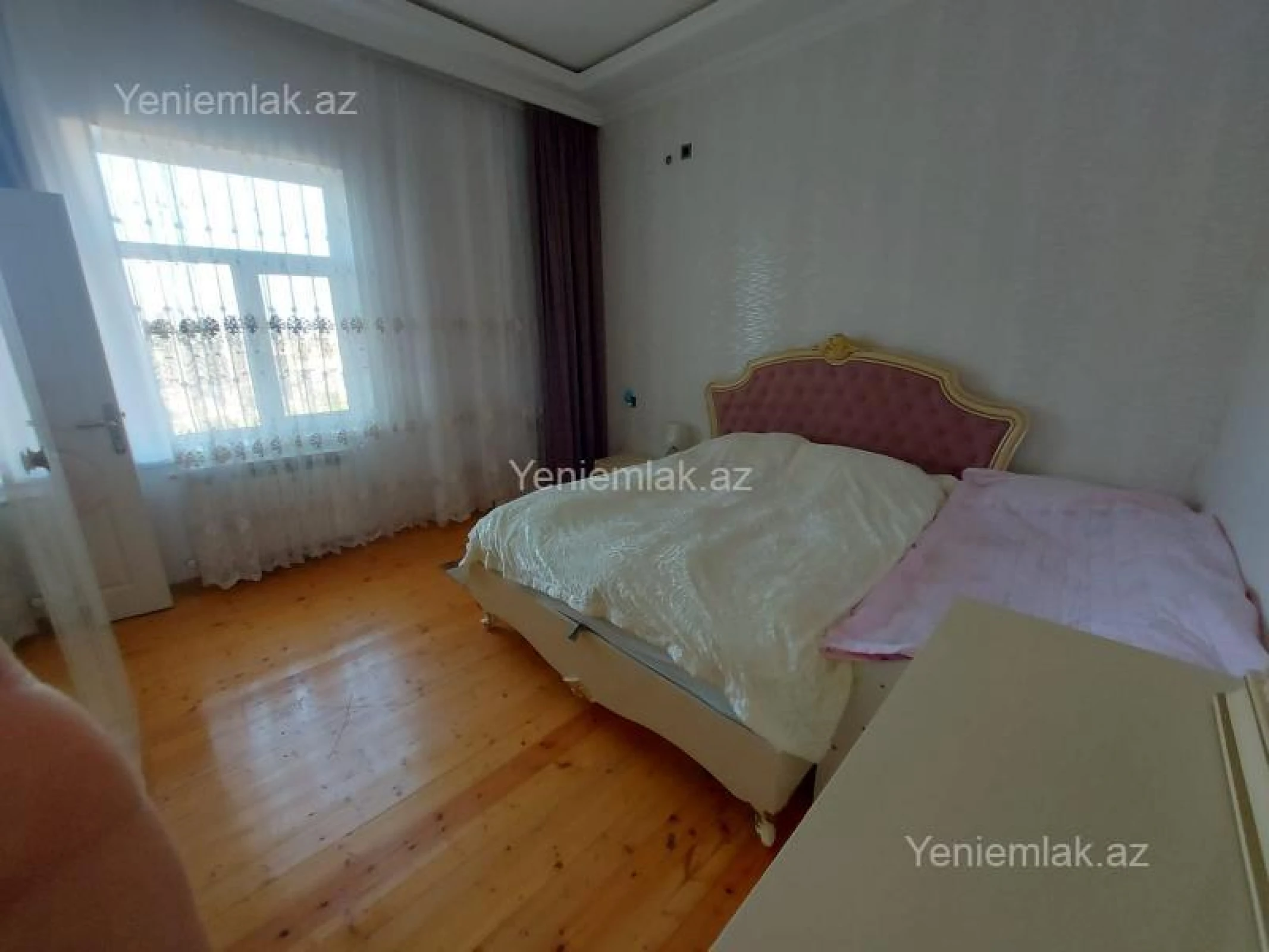 Satılır 8 otaqlı həyət evi 200 m²