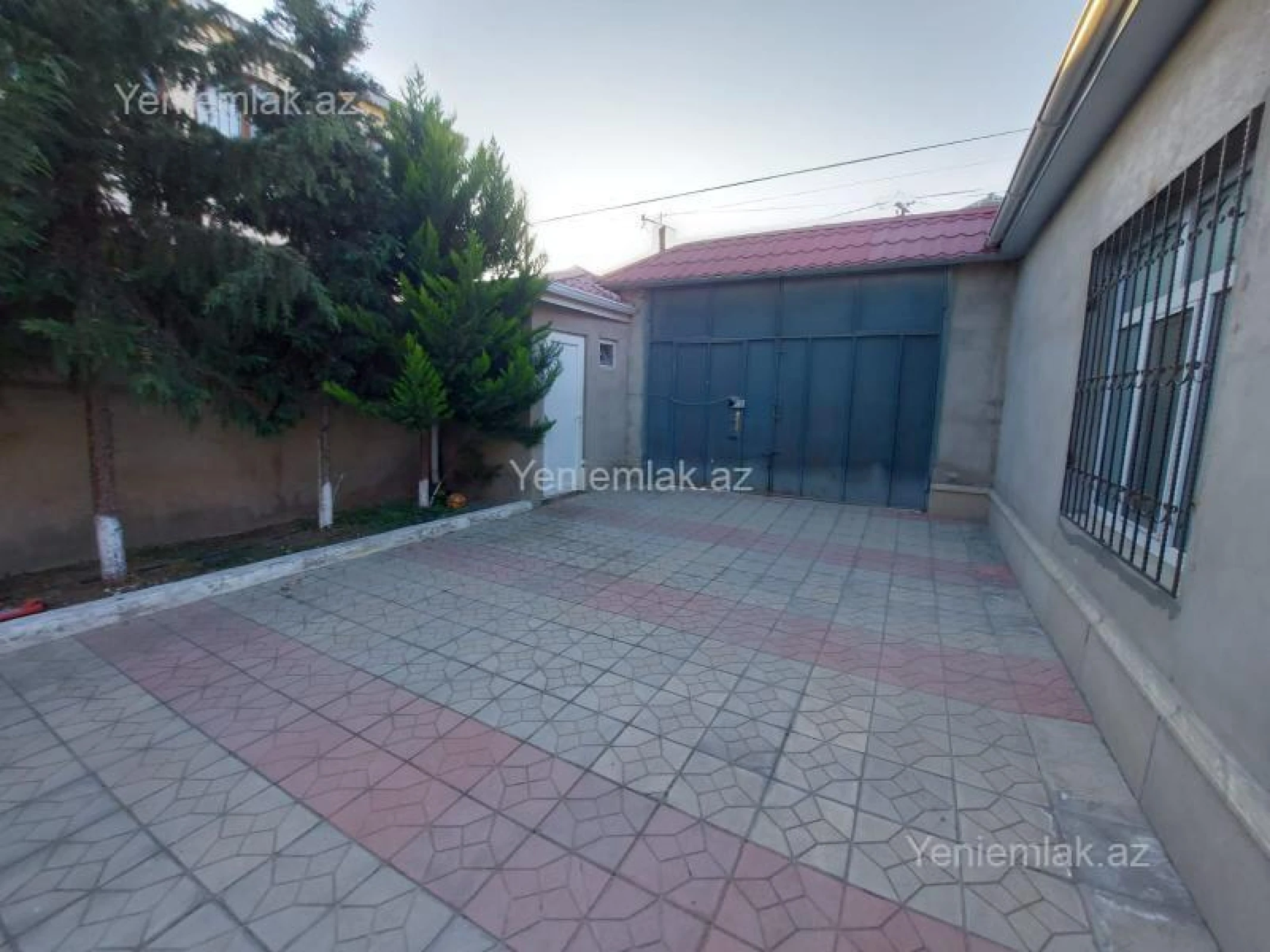 Satılır 8 otaqlı həyət evi 200 m²