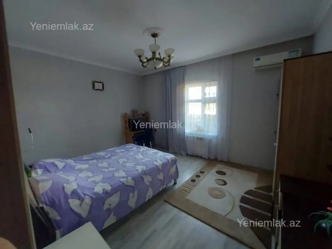 Satılır 8 otaqlı həyət evi 200 m²