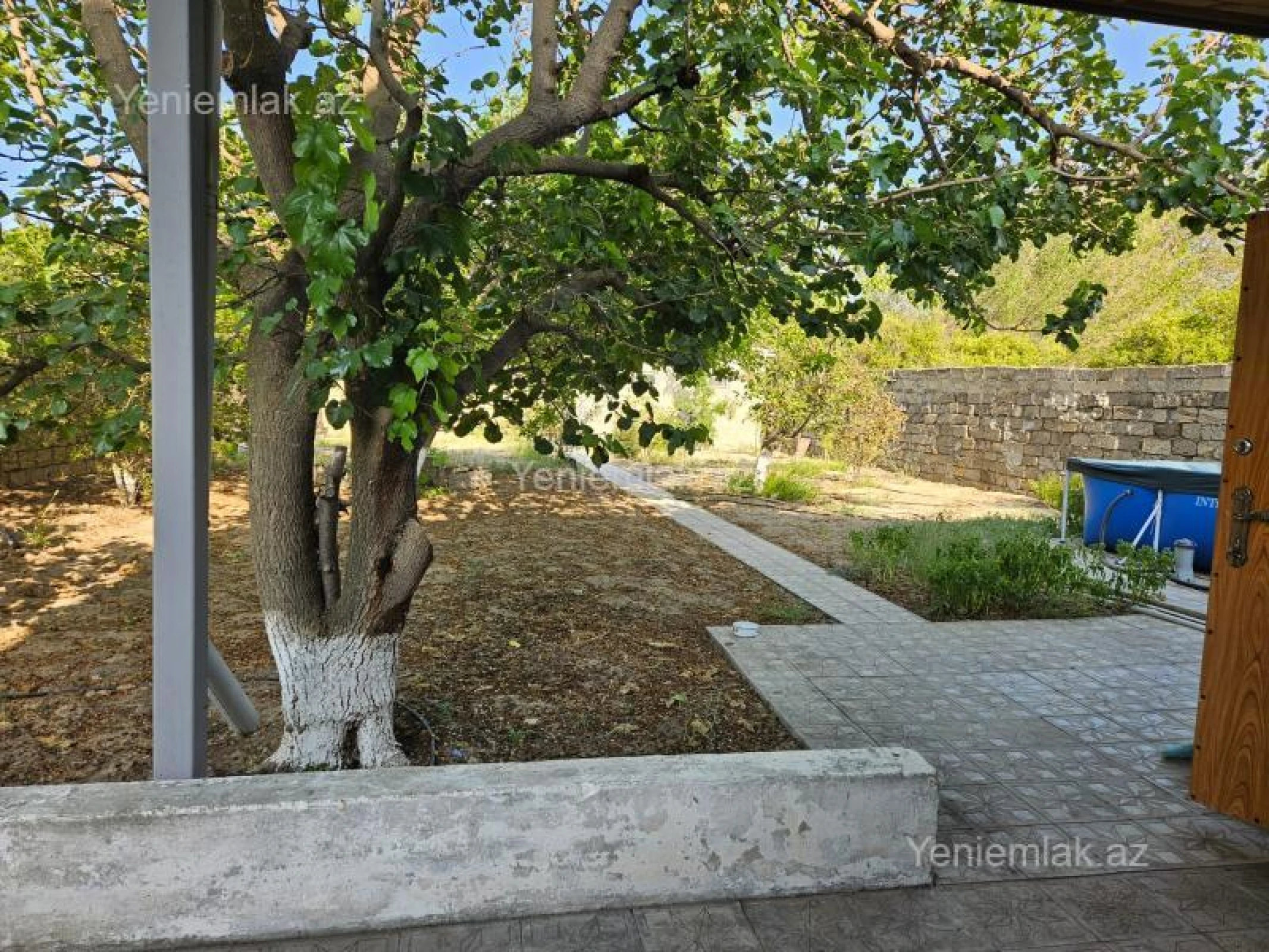 Satılır 8 otaqlı həyət evi 200 m²