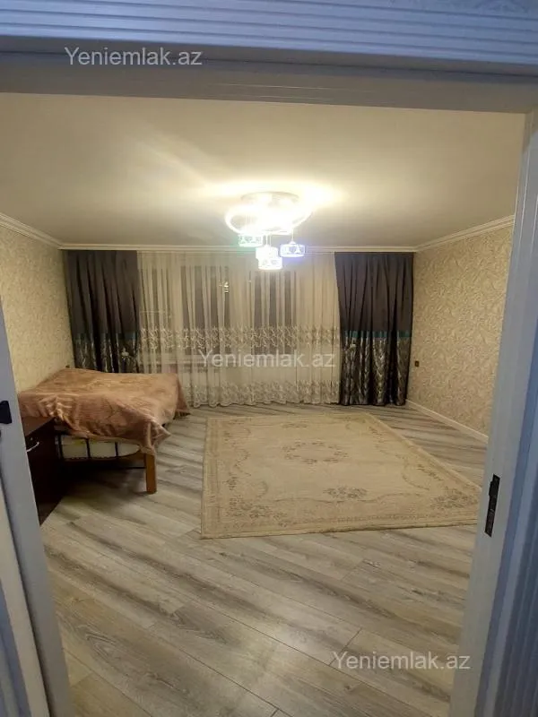 Satılır 3 otaqlı köhnə tikili 75 m²