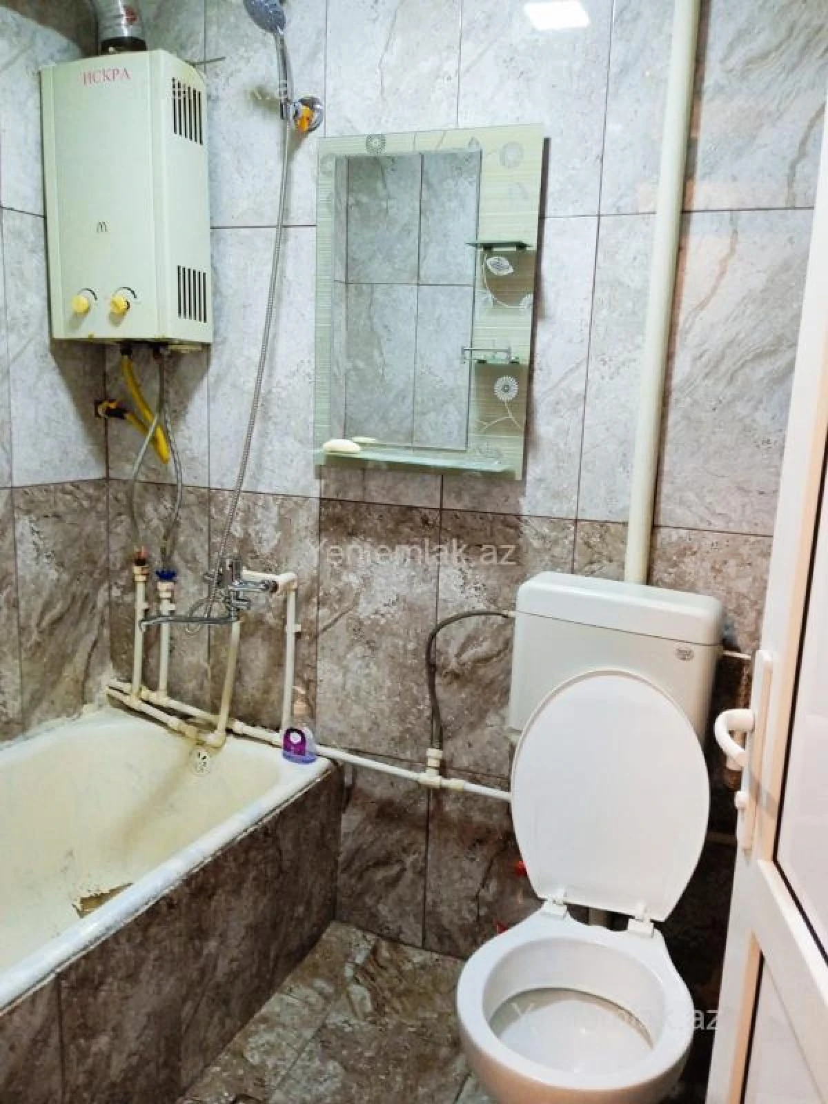 Satılır 1 otaqlı köhnə tikili 50 m²