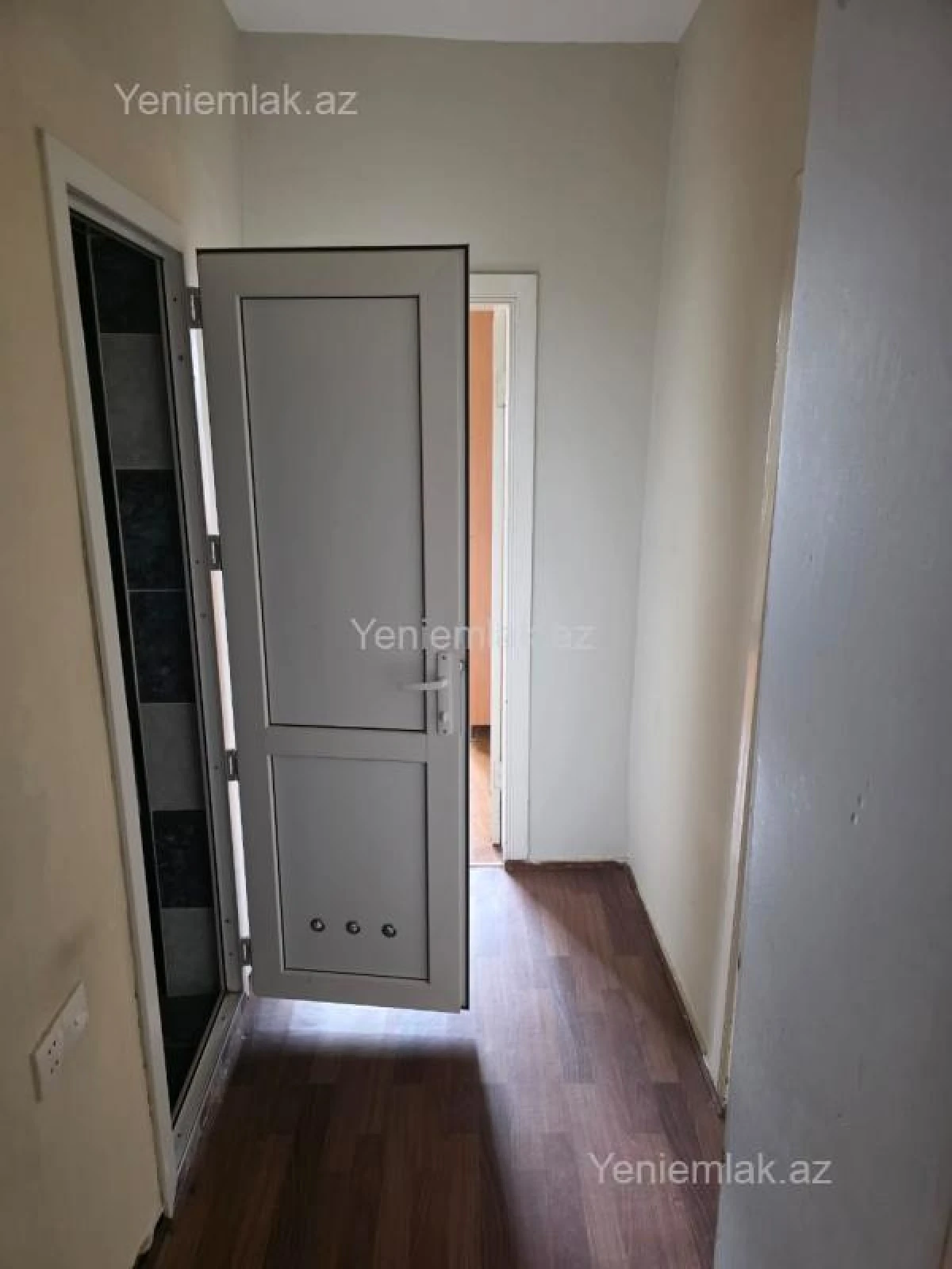 Satılır 3 otaqlı köhnə tikili 78 m²