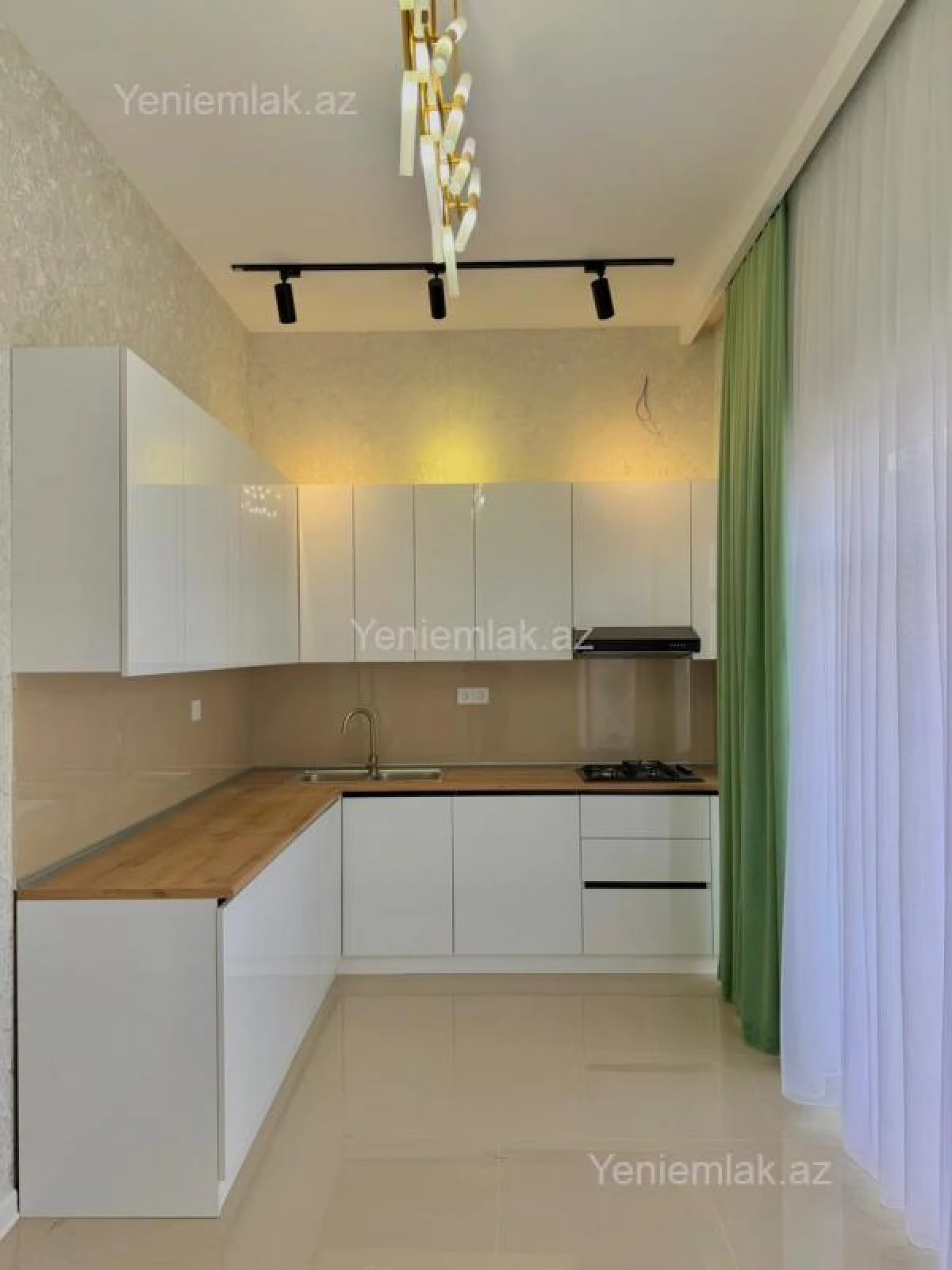 Satılır 4 otaqlı həyət evi 140 m²