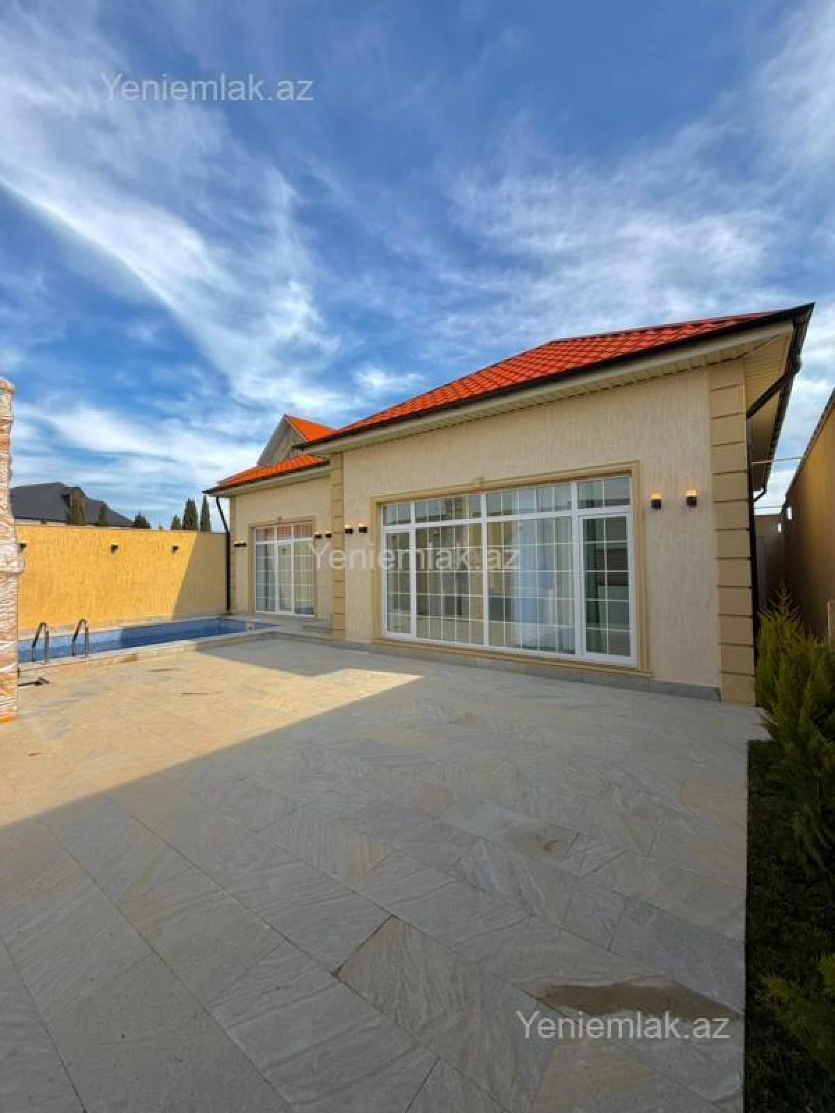 Satılır 4 otaqlı həyət evi 140 m²