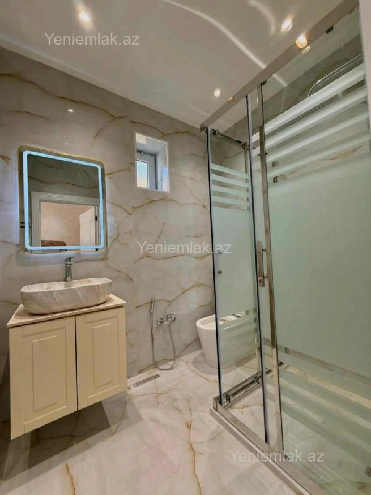 Satılır 4 otaqlı həyət evi 140 m²