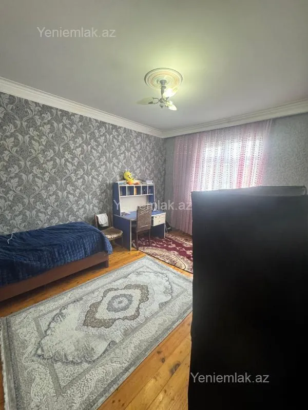 Satılır 5 otaqlı həyət evi 150 m²