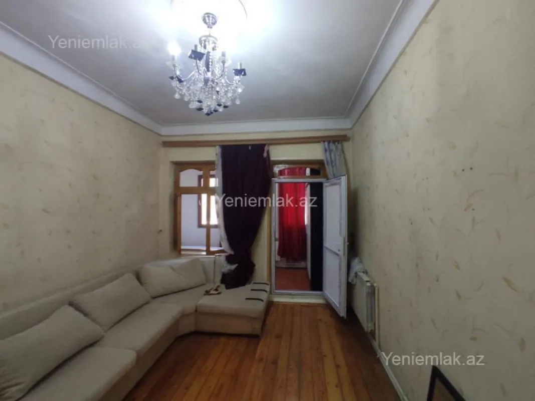 Satılır 3 otaqlı köhnə tikili 55 m²