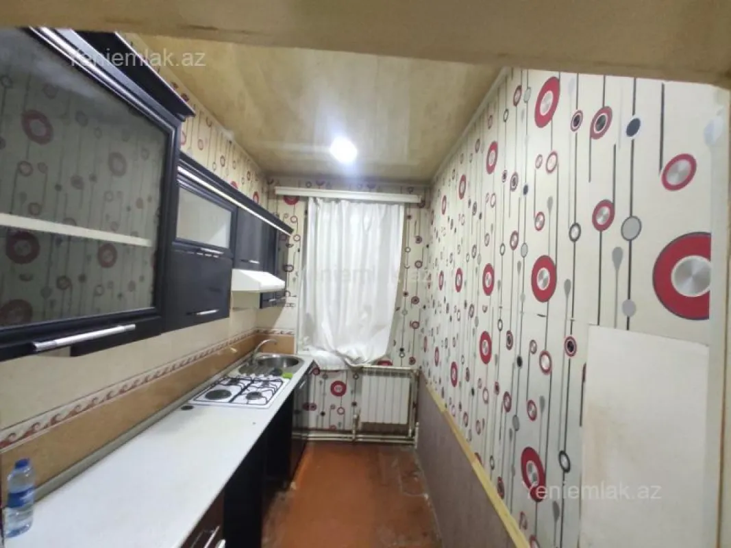 Satılır 3 otaqlı köhnə tikili 55 m²