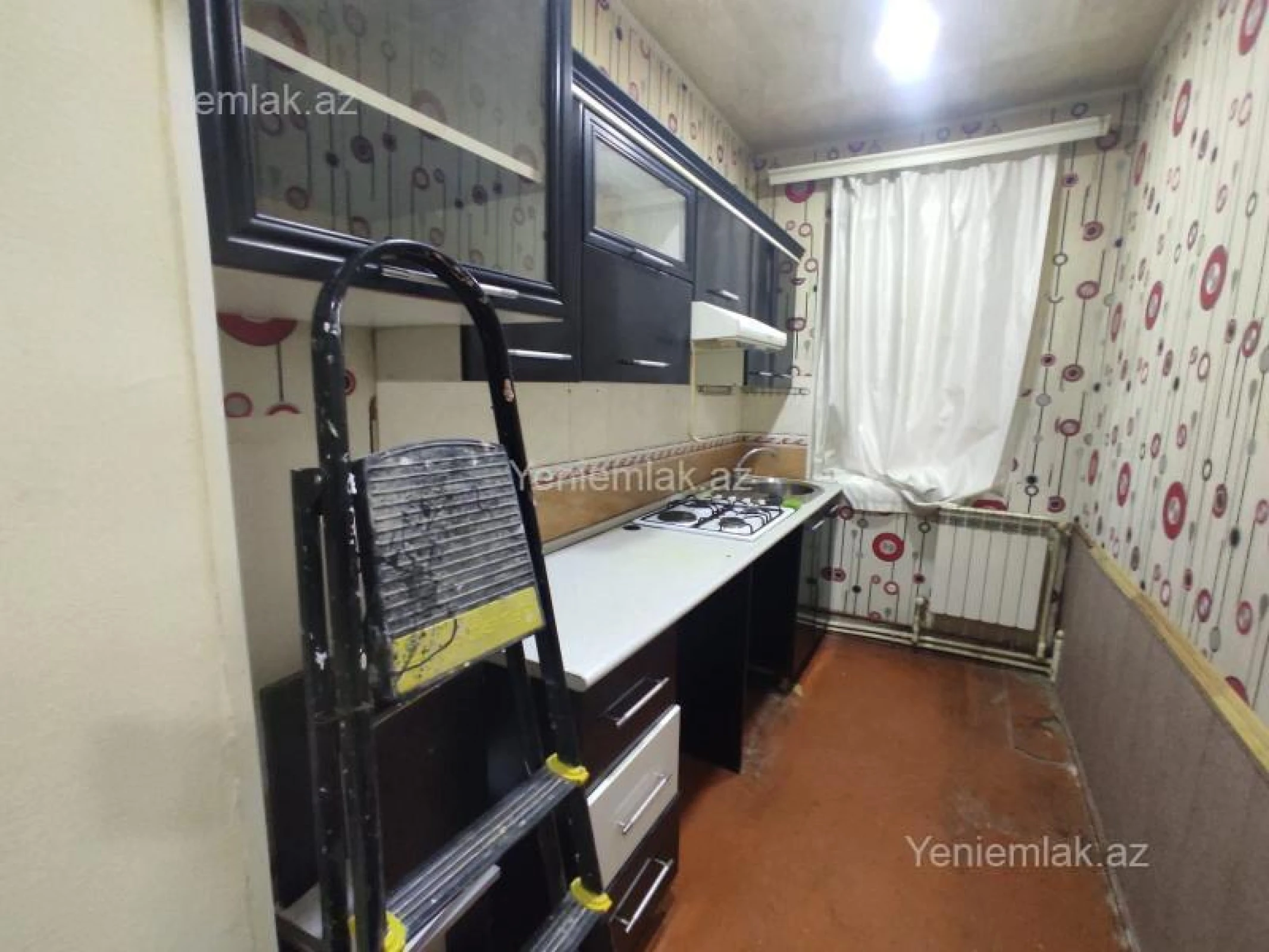 Satılır 3 otaqlı köhnə tikili 55 m²