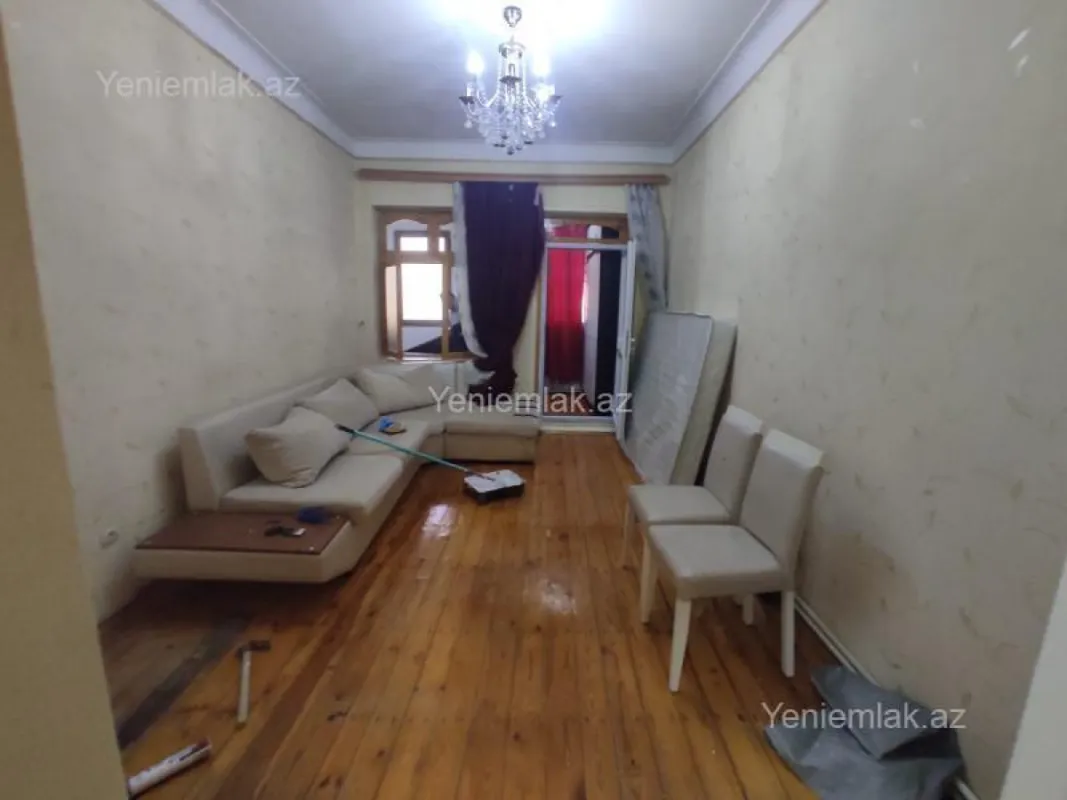 Satılır 3 otaqlı köhnə tikili 55 m²