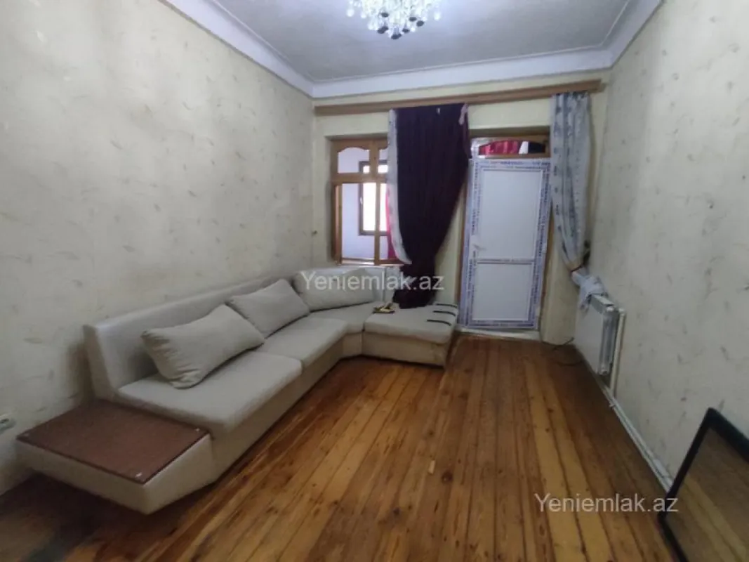 Satılır 3 otaqlı köhnə tikili 55 m²