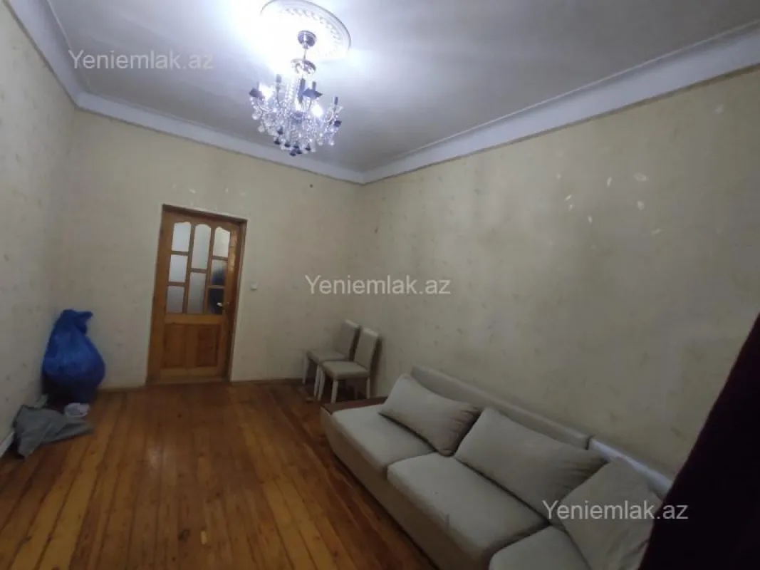 Satılır 3 otaqlı köhnə tikili 55 m²