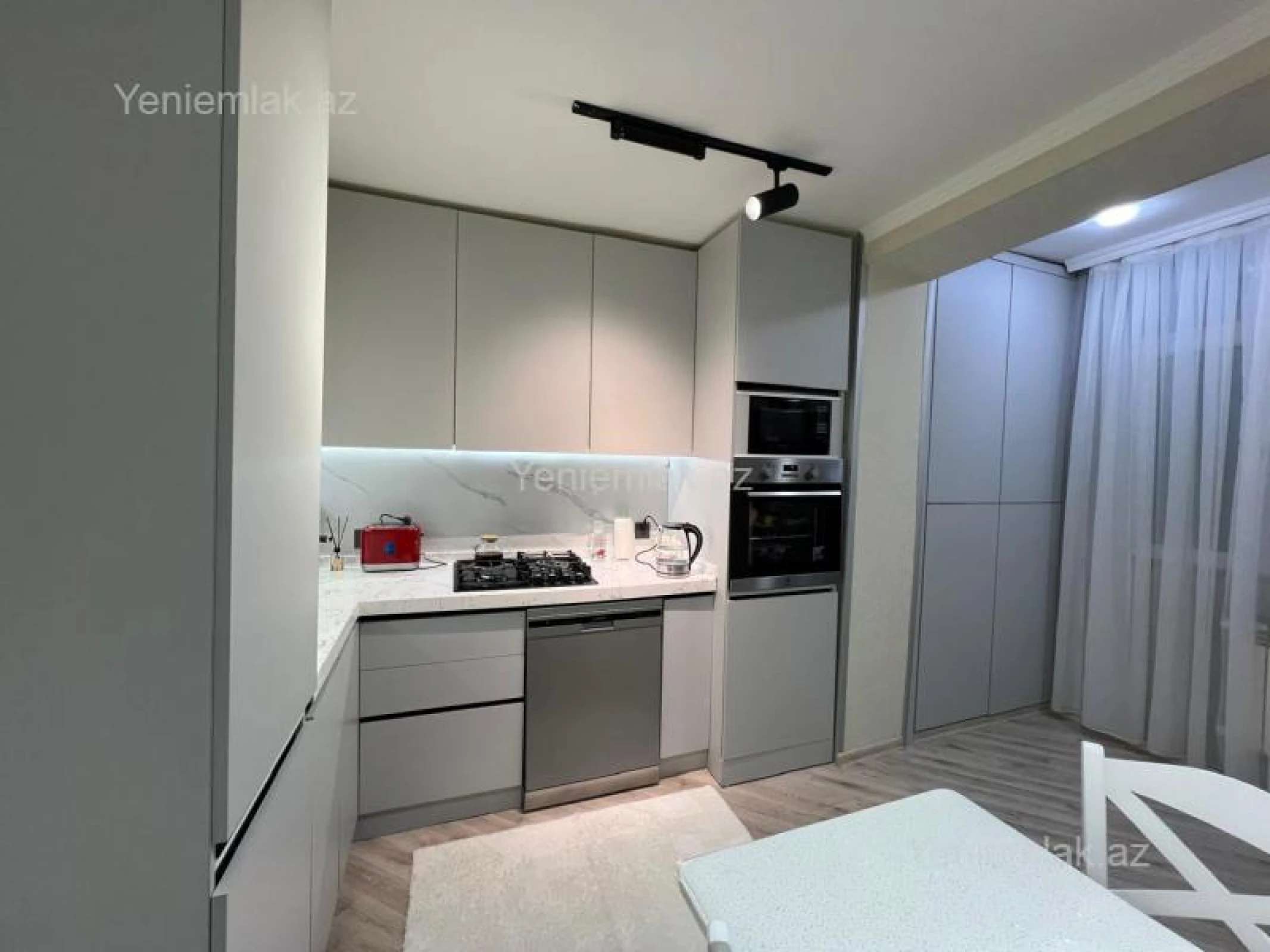Satılır 3 otaqlı köhnə tikili 85 m²