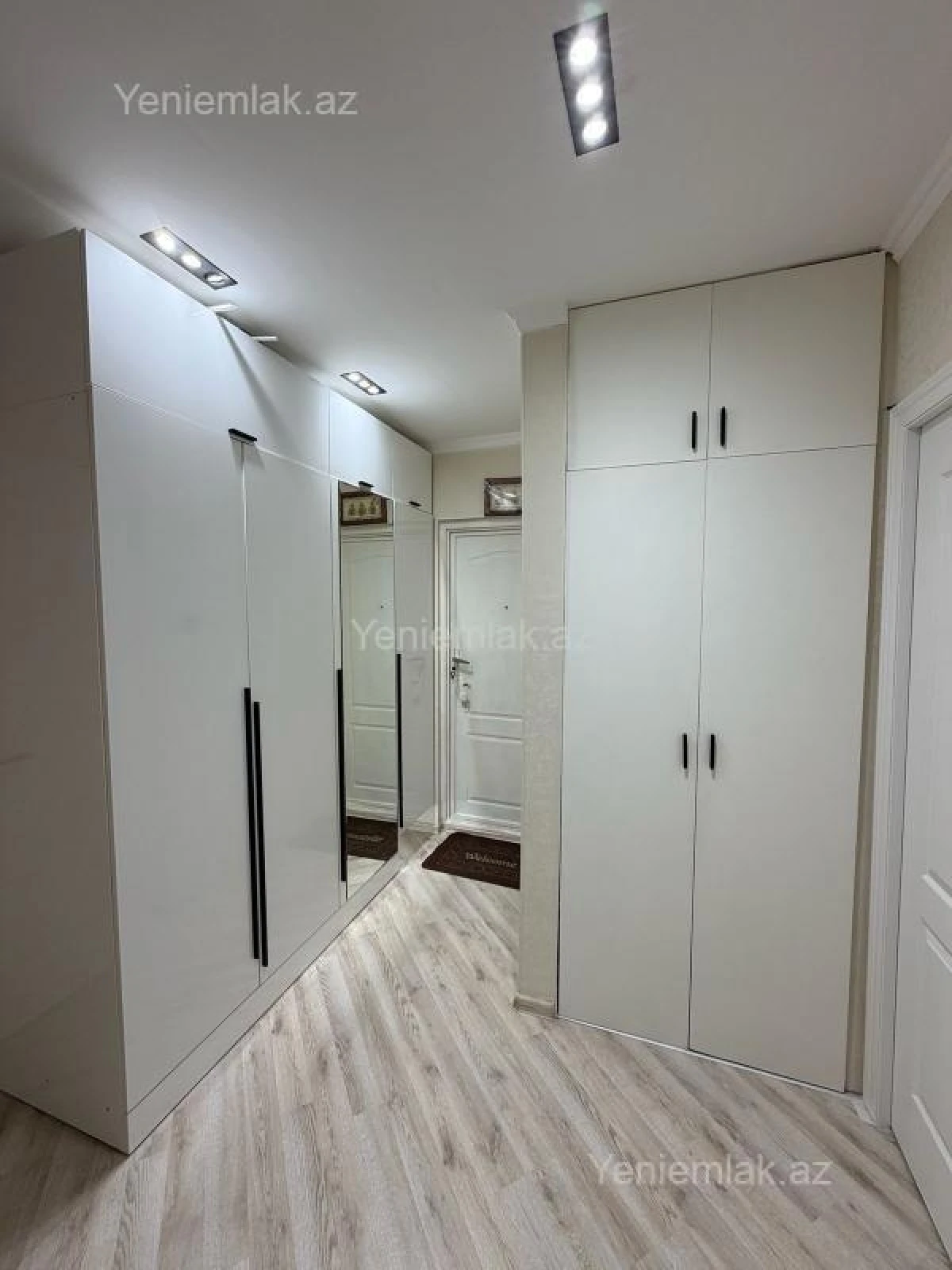 Satılır 3 otaqlı köhnə tikili 85 m²