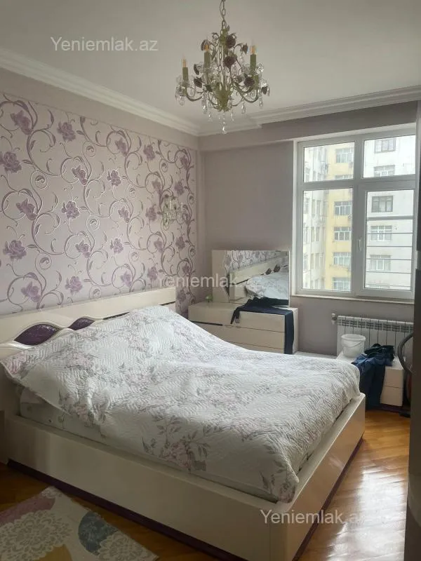 Satılır 3 otaqlı yeni tikili 110 m²