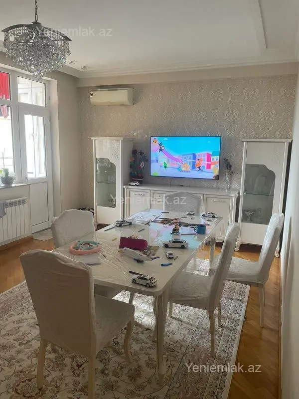 Satılır 3 otaqlı yeni tikili 110 m²