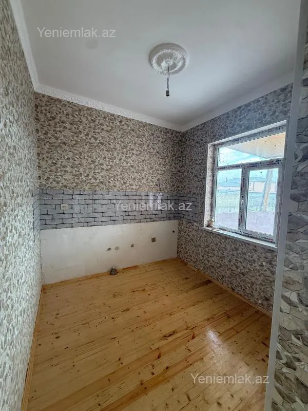 Satılır 3 otaqlı həyət evi 100 m²