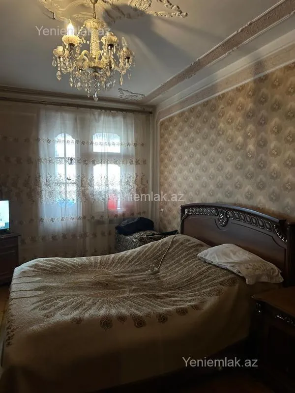 Satılır 4 otaqlı köhnə tikili 90 m²