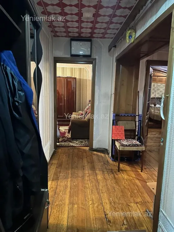 Satılır 4 otaqlı köhnə tikili 90 m²