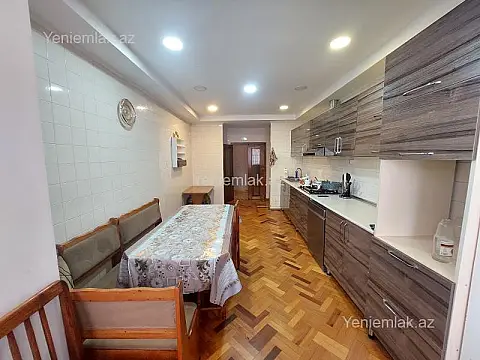 Satılır 5 otaqlı köhnə tikili 133 m²