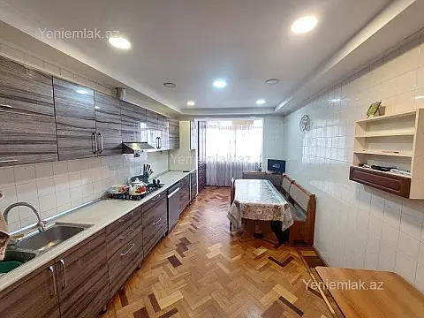 Satılır 5 otaqlı köhnə tikili 133 m² — Bakı, Binəqədi 5 otaq 133.00 m²