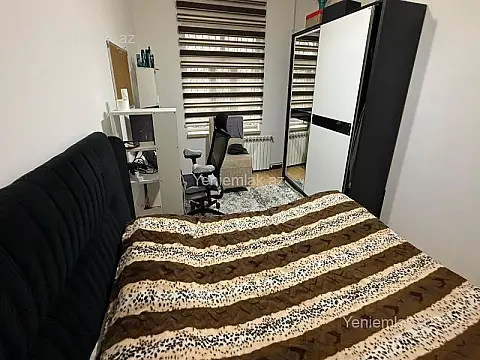Satılır 3 otaqlı köhnə tikili 90 m²