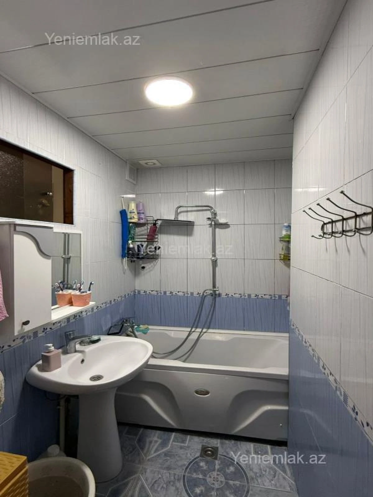 Satılır 3 otaqlı köhnə tikili 90 m²